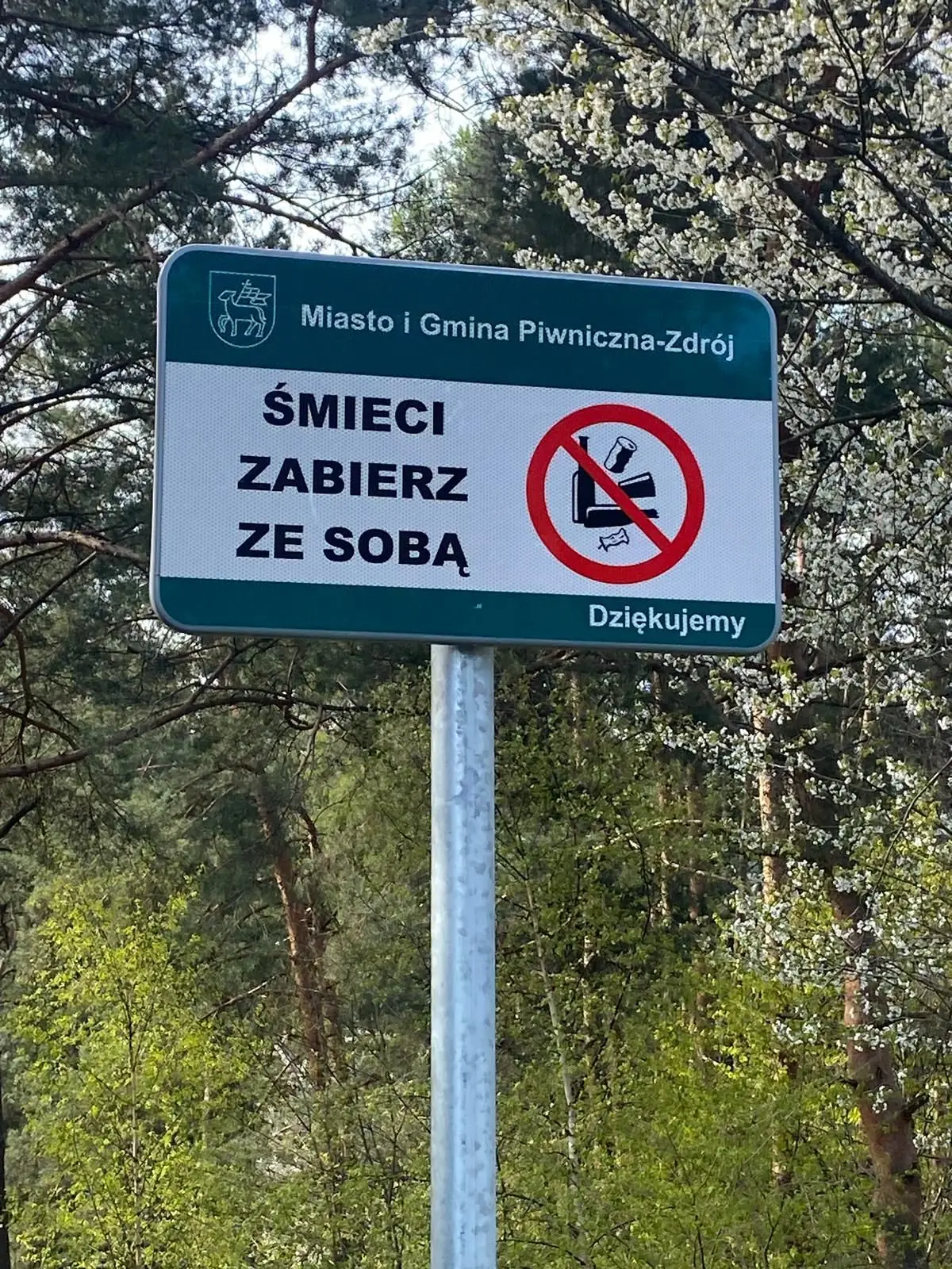 Nowe zasady na szlakach w Piwnicznej-Zdroju. Śmieci zabierasz ze sobą