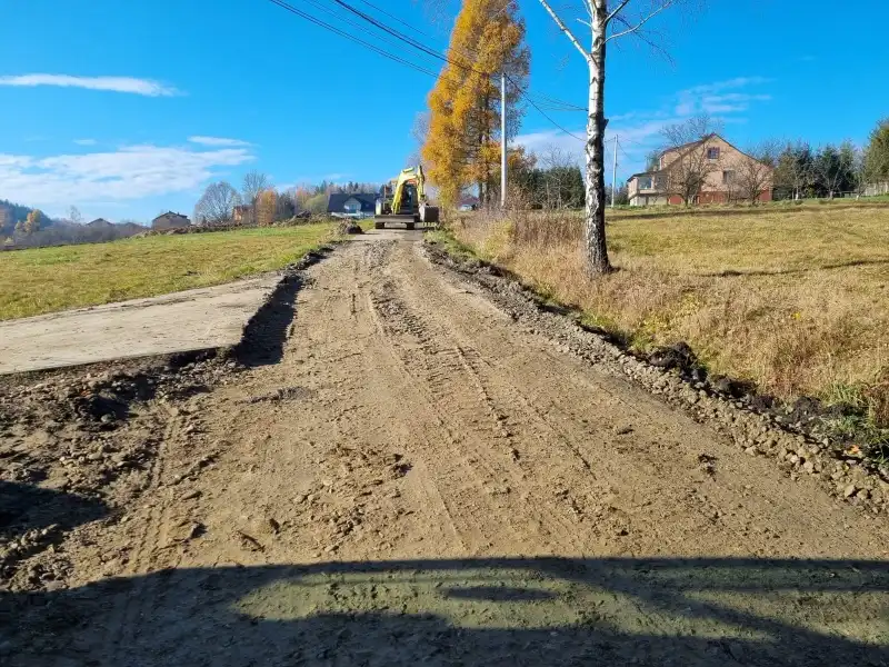 Trwa modernizacja drogi Mogilskie Cisy