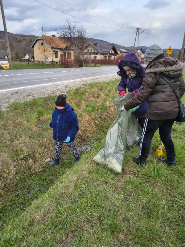 Razem dla czystej Małopolski. Mieszkańcy Gminy Sękowa w akcji
