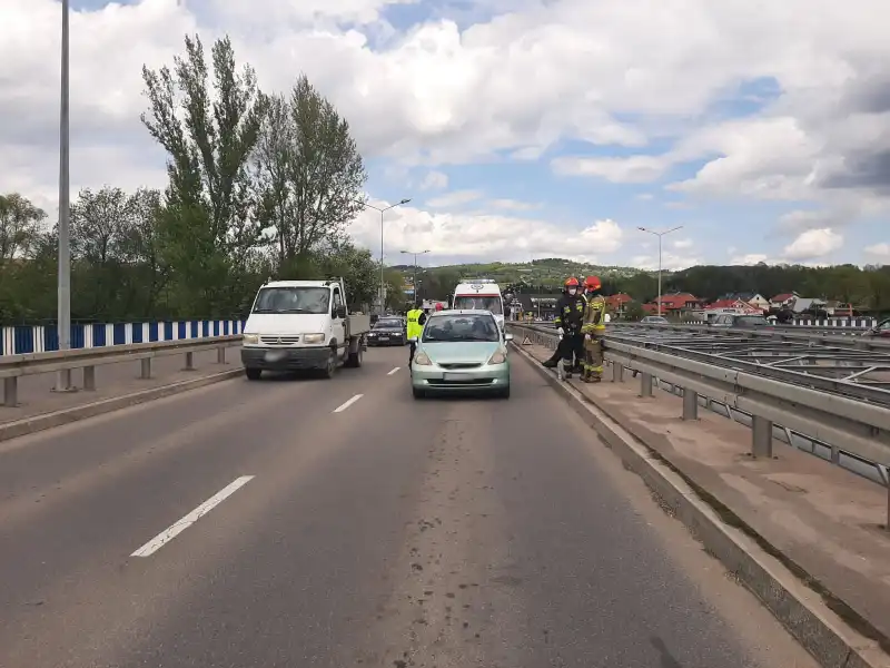 Nowy Sącz: Kolizja na ul. Prażmowskiego. Dziecko trafiło do szpitala