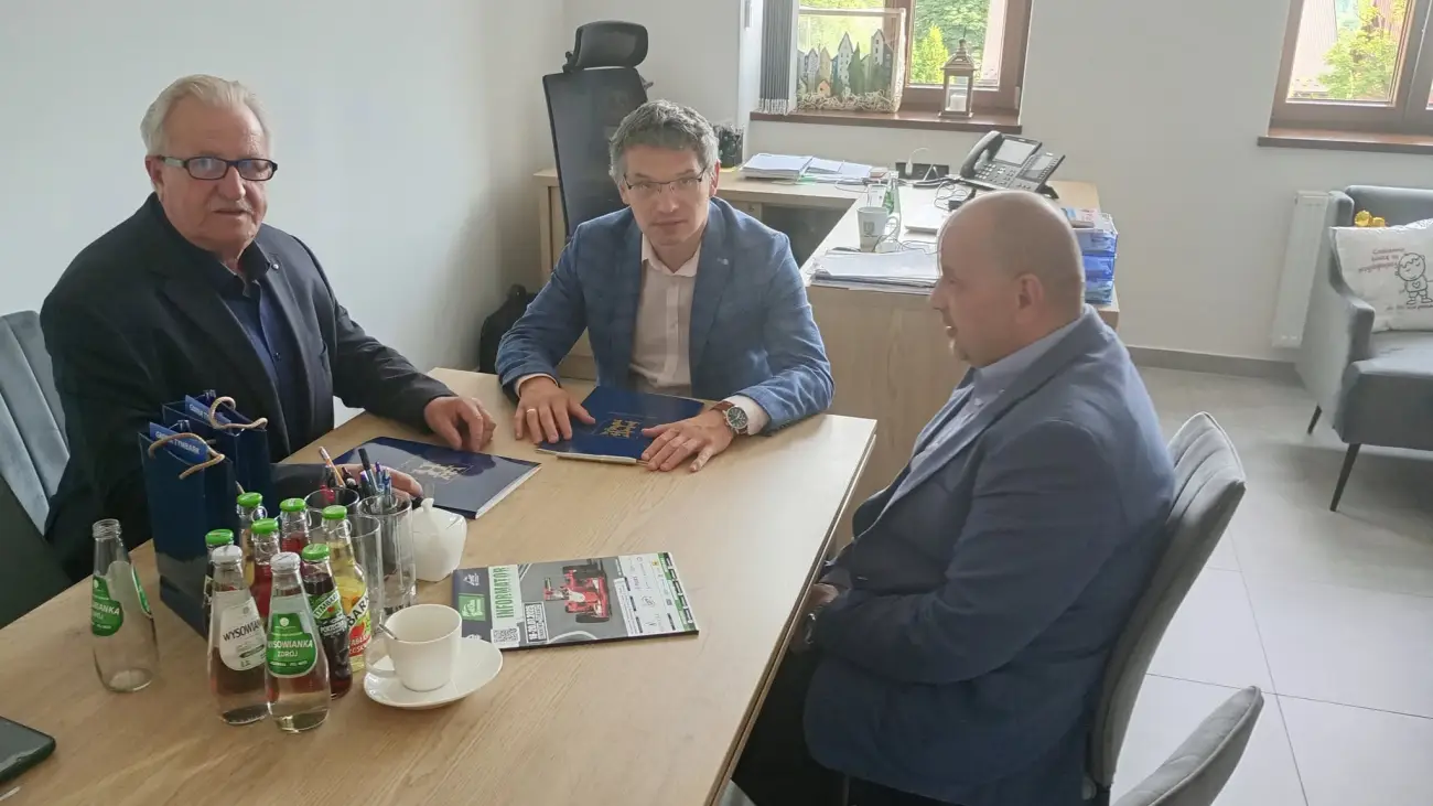 Gmina Tymbark wspiera organizację prestiżowego wyścigu. Podpisano porozumienie