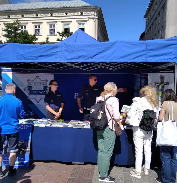 Sądeccy Policjanci promowali bezpieczeństwo podczas pikniku w Krakowie