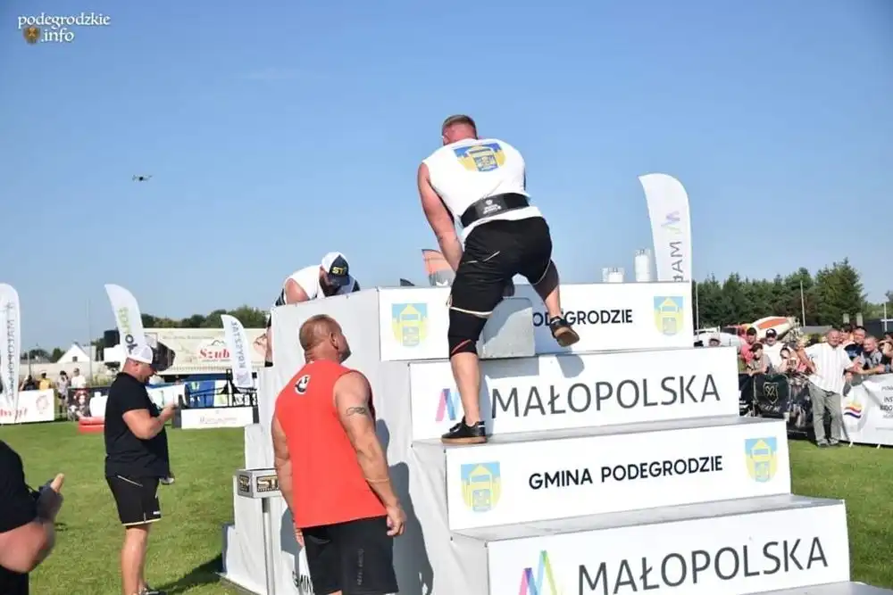 Krystian Makowiecki zwycięzcą Międzynarodowych Mistrzostw Polski Strongmenów w Podegrodziu