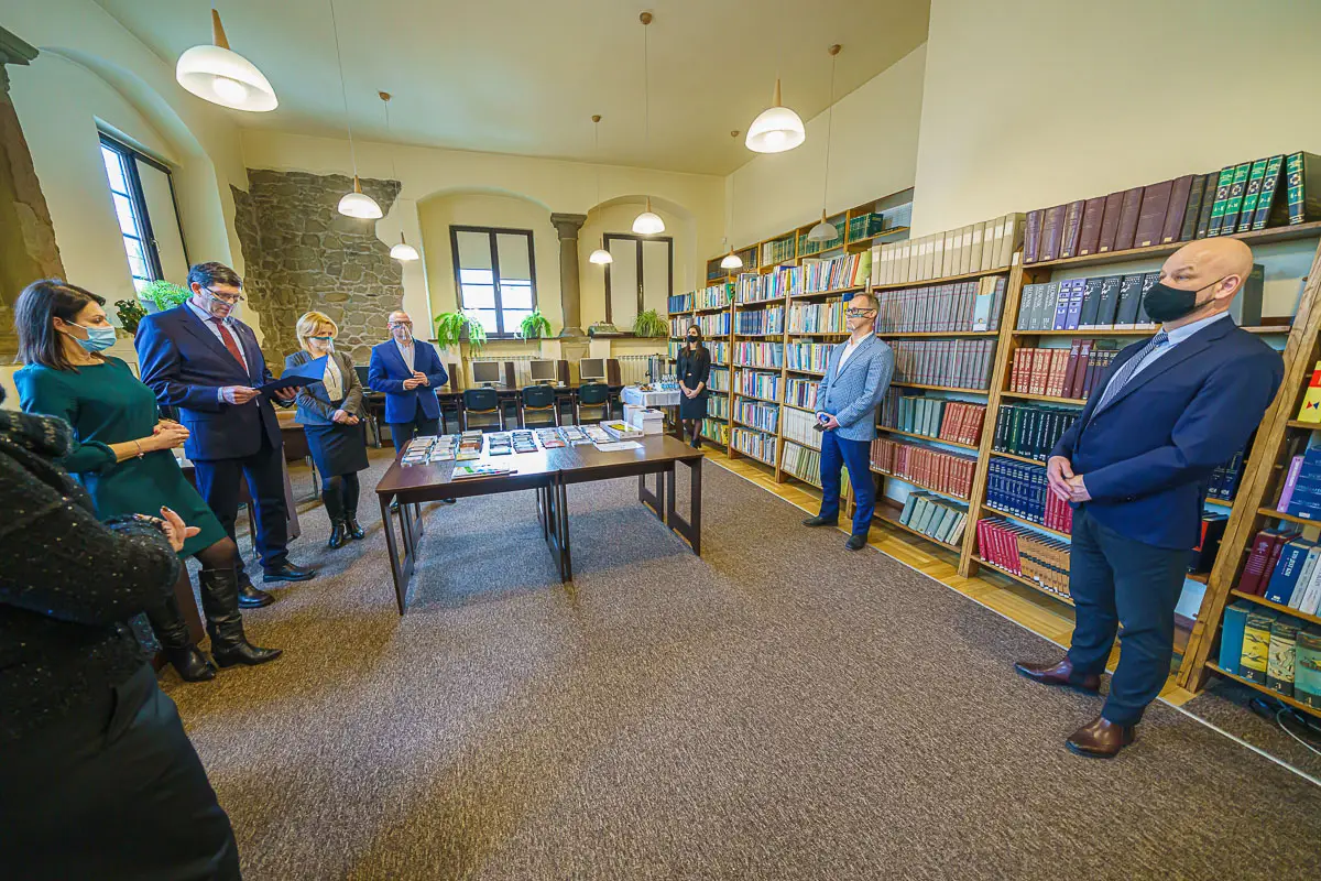 Sądecka Biblioteka Publiczna będzie bardziej dostępna dla osób z niepełnosprawnościami oraz seniorów