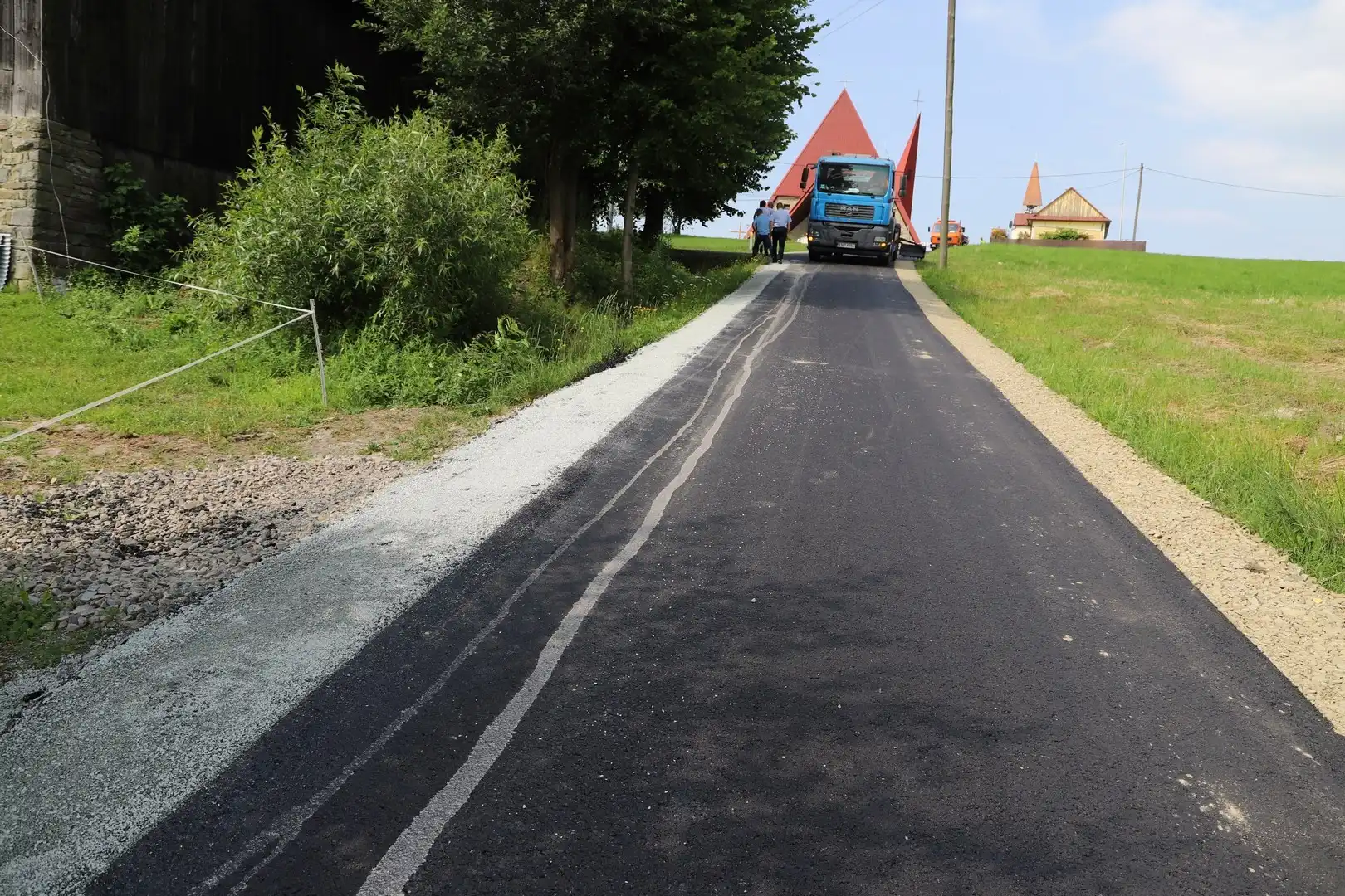 Zakończyły się prace modernizacyjne na kilku odcinkach dróg wewnętrznych na terenie gminy Limanowa