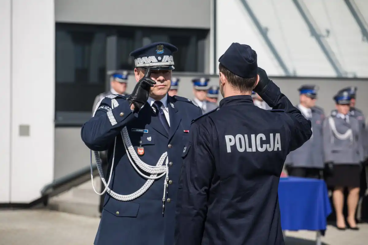 Nowi funkcjonariusze w szeregach małopolskiej Policji, w tym dwóch w KPP w Limanowej