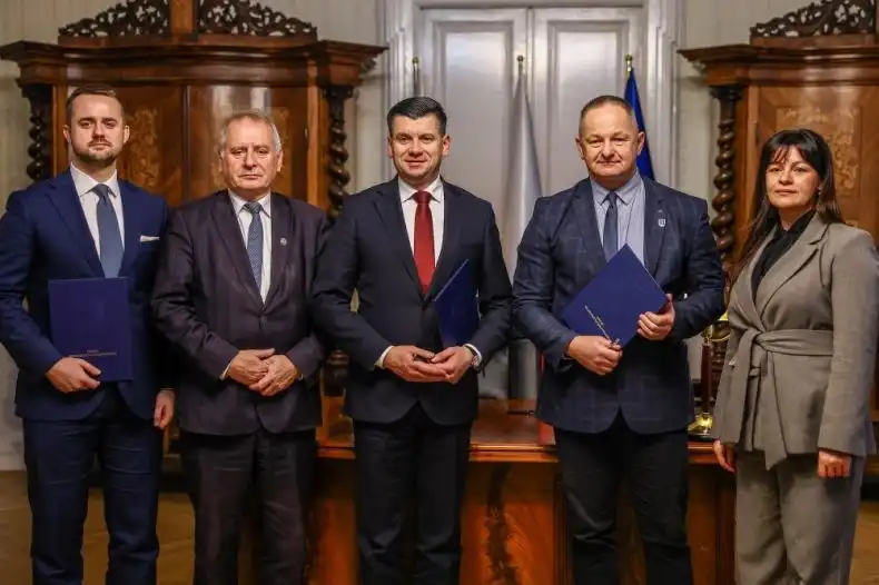 Podpisano porozumienie w sprawie trasy wokół Jeziora Rożnowskiego. Kolejna pętla ma przyciągnąć turystów