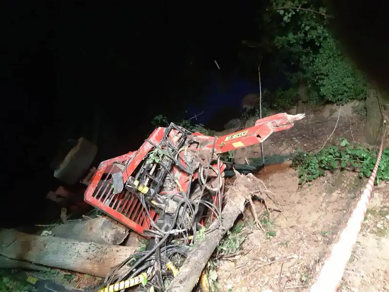 Tragedia w Bilsku. Nie żyje mężczyzna przygnieciony przez ciągnik rolniczy