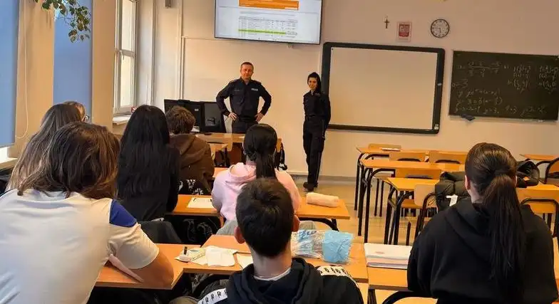 Młodzież z Limanowej poznała tajniki rekrutacji do Policji