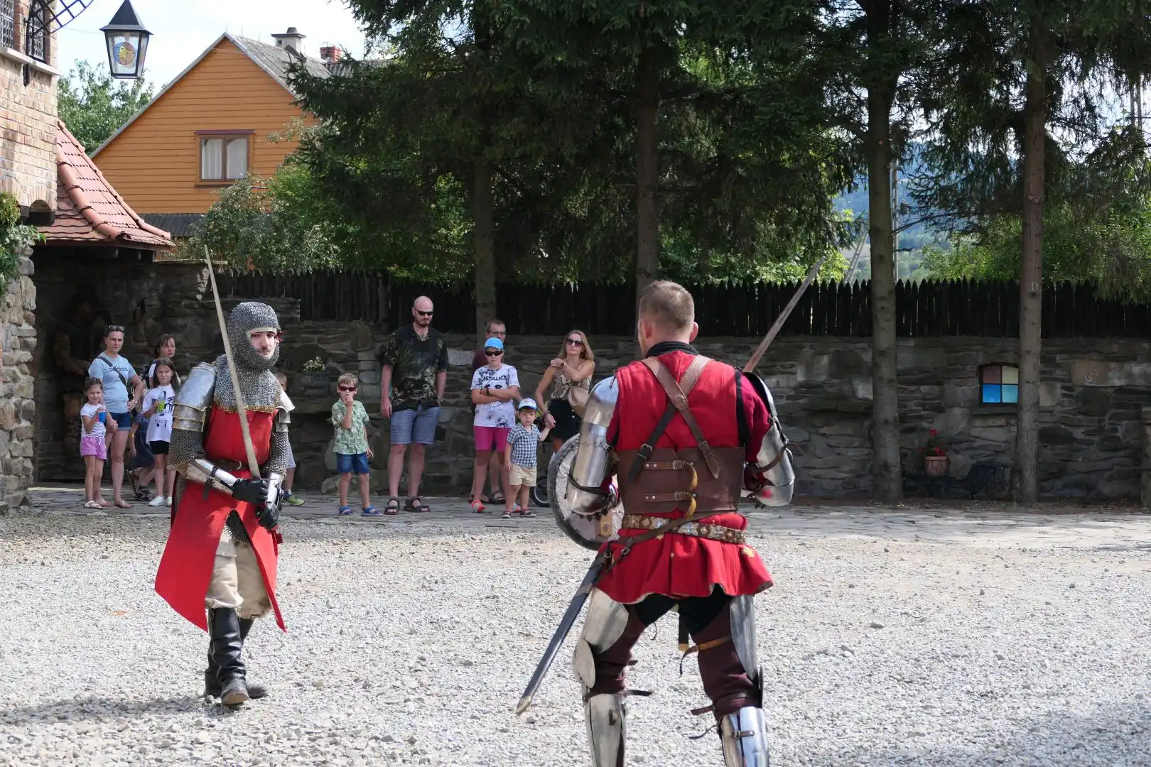 Dni otwarte zamku Stara Baśń w Grybowie: Magia średniowiecza w pełnej krasie