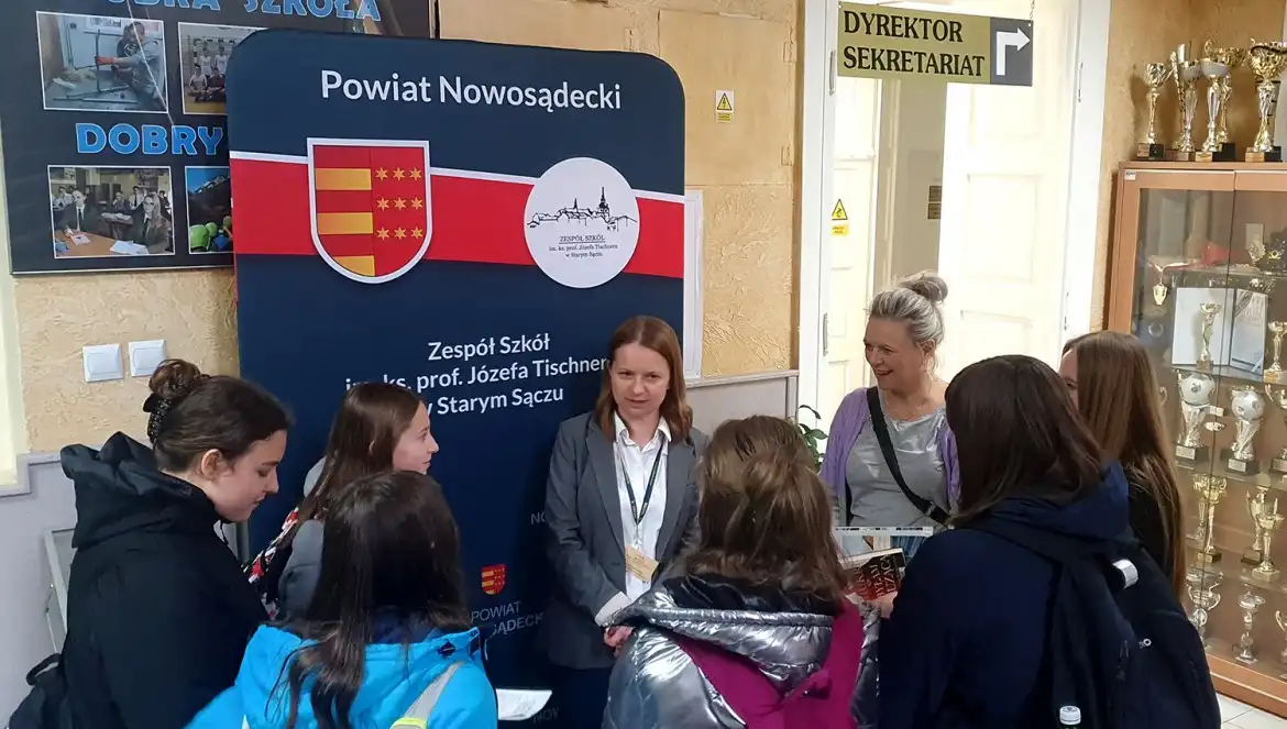 Dzień Otwarty w ZS w Starym Sączu. Szkołę odwiedziło ponad 150 osób