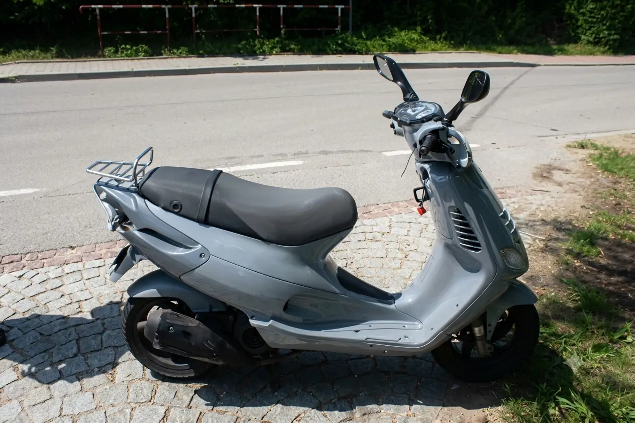 Pięć zdarzeń drogowych jednego dnia. Dwóch motorowerzystów trafiło do szpitala