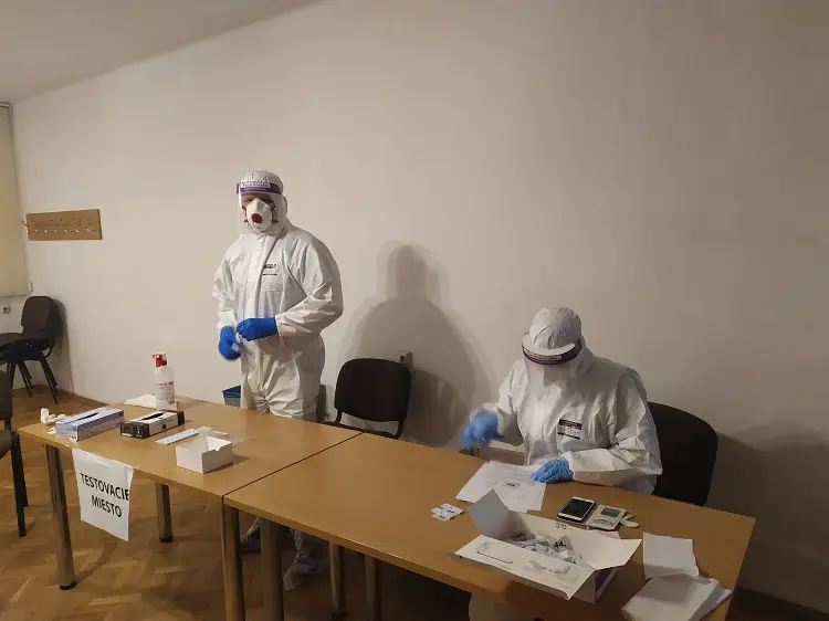 Strażak z KM PSP Nowy Sącz pomagał w testowaniu na Słowacji