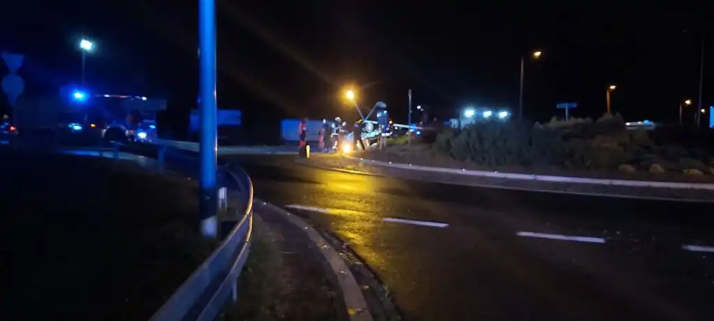 Wypadek w Naszacowicach. Dachowała osobówka. Kierowcy nie było na miejscu zdarzenia
