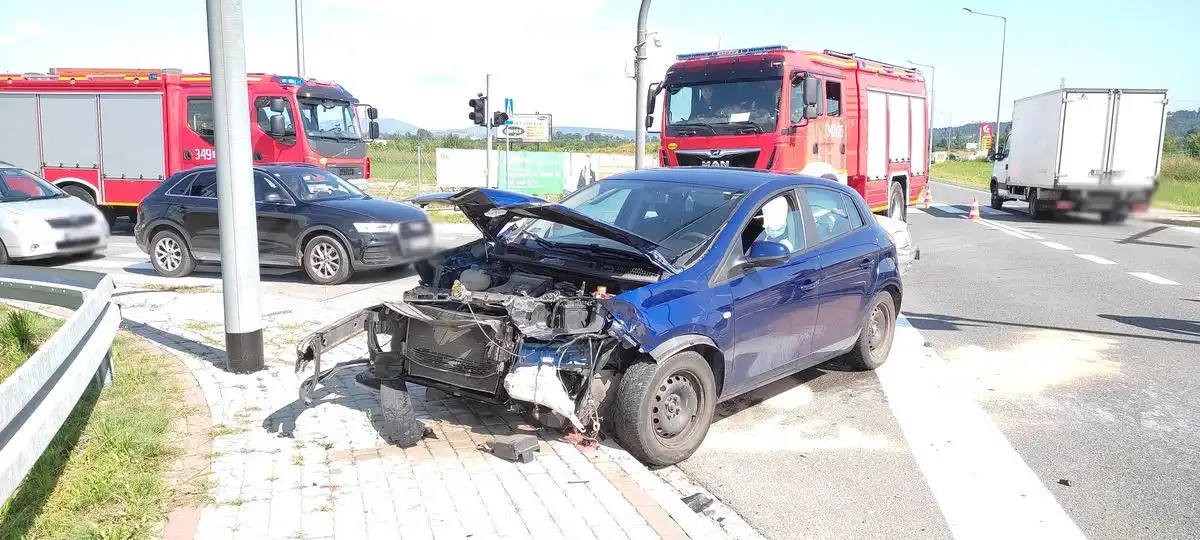 Kolizja w Starym Sączu. Wśród pasażerów były dzieci