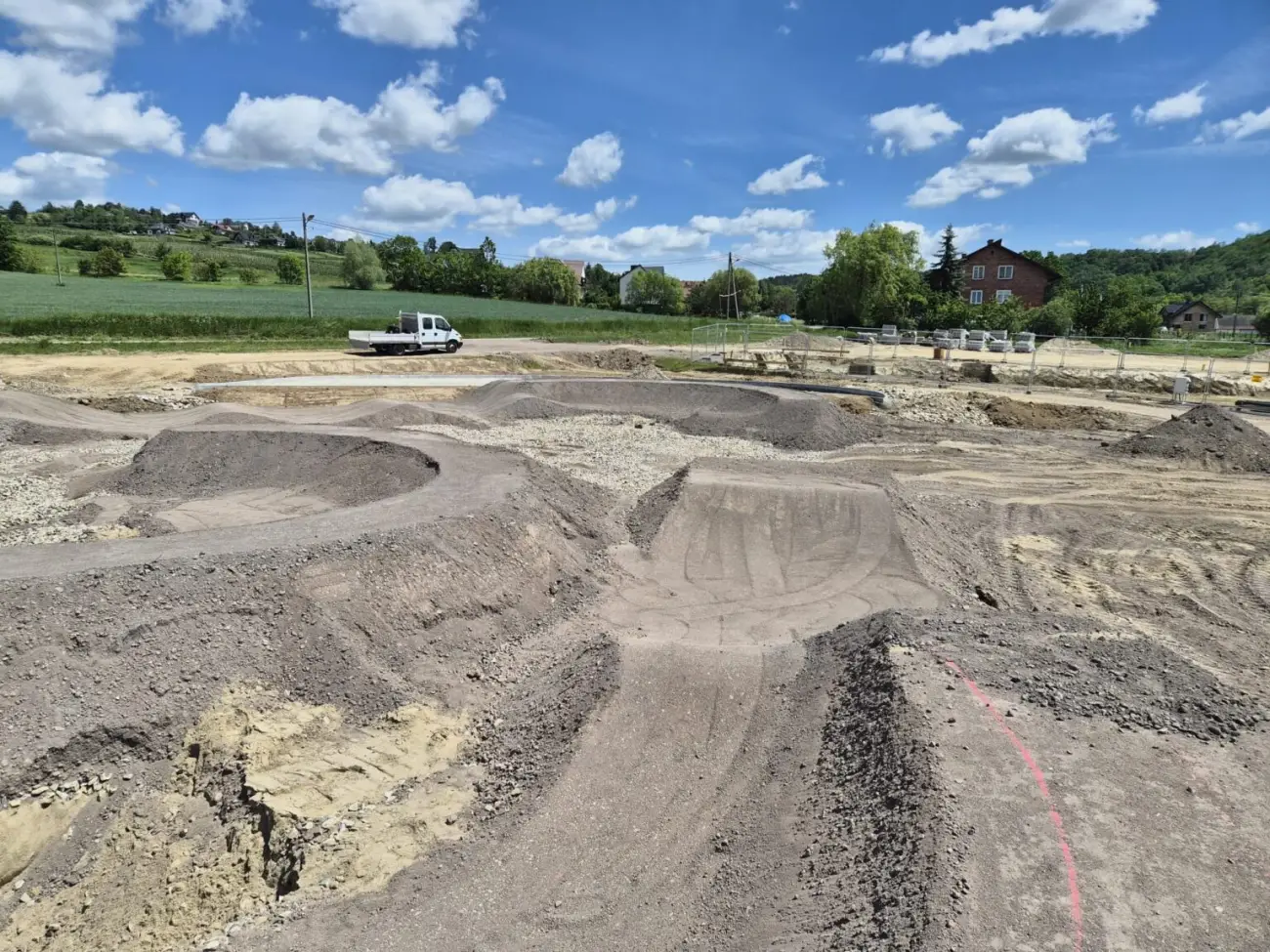 Ponad 200 tysięcy złotych dofinansowania. W Świniarsku powstanie pumptrack