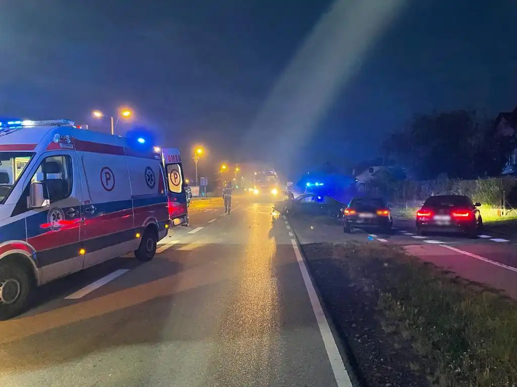 Kraksa na ul. Lwowskiej w Nowym Sączu. 4 osoby trafiły do szpitala