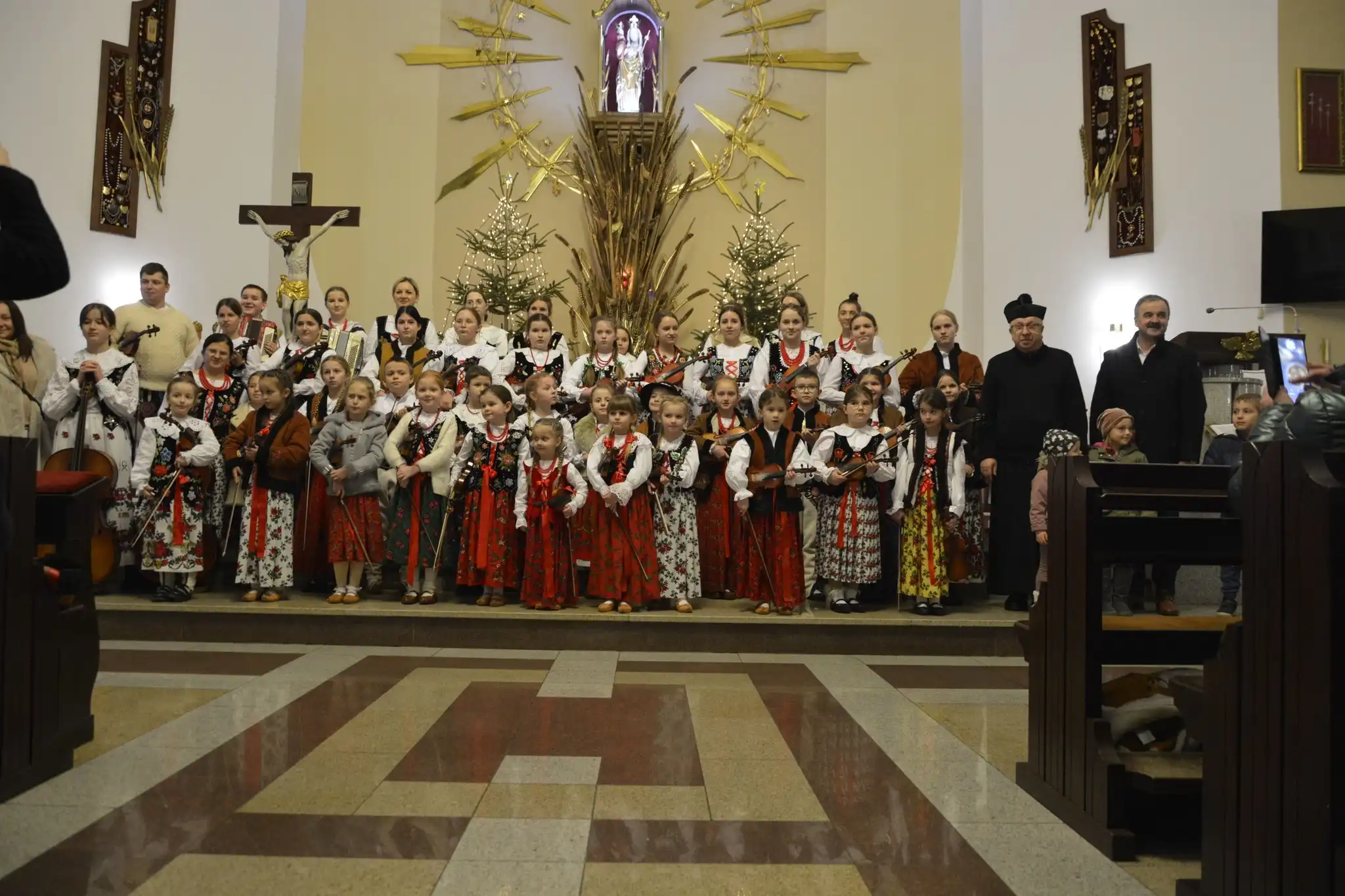"Zagórzańska Siła" i mieszkańcy Lipinek wspólnie kolędowali w Sanktuarium