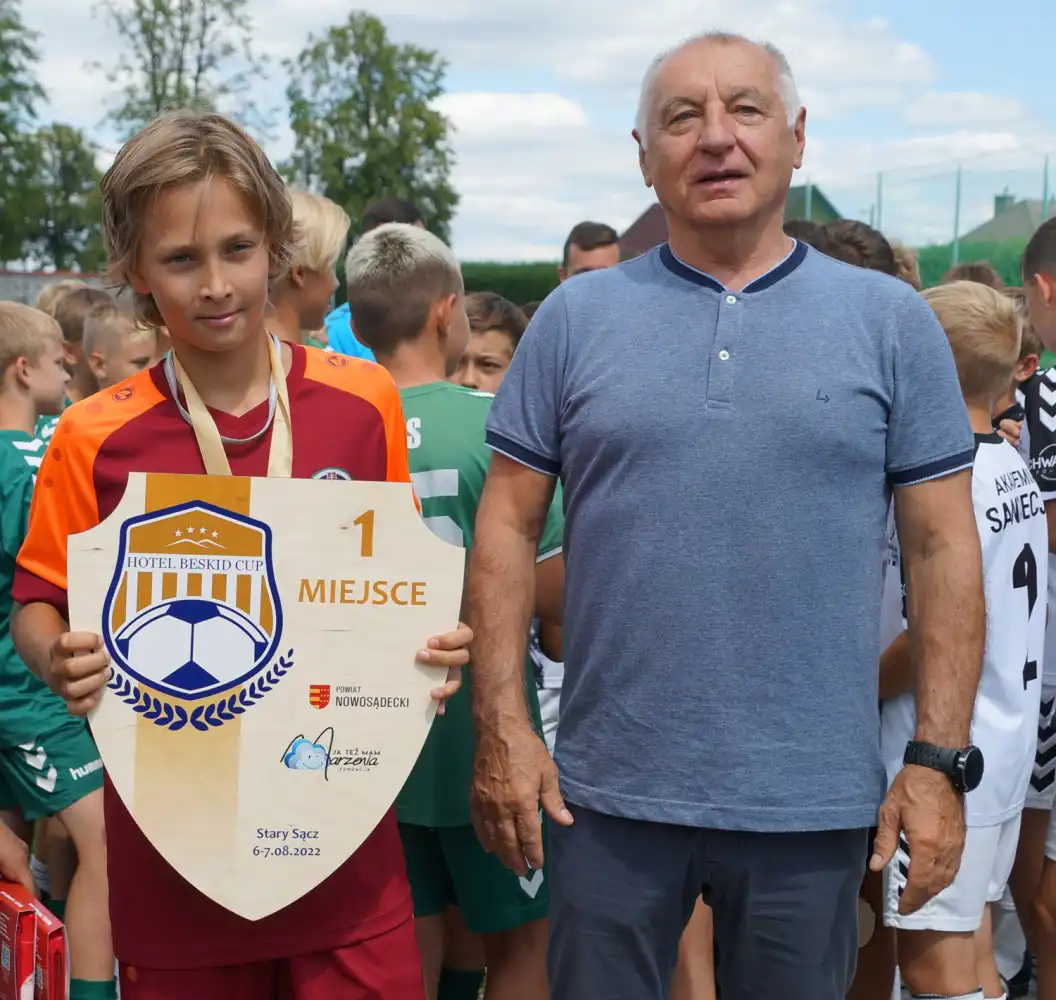 Reprezentacja Słowacji z pucharem starosty nowosądeckiego