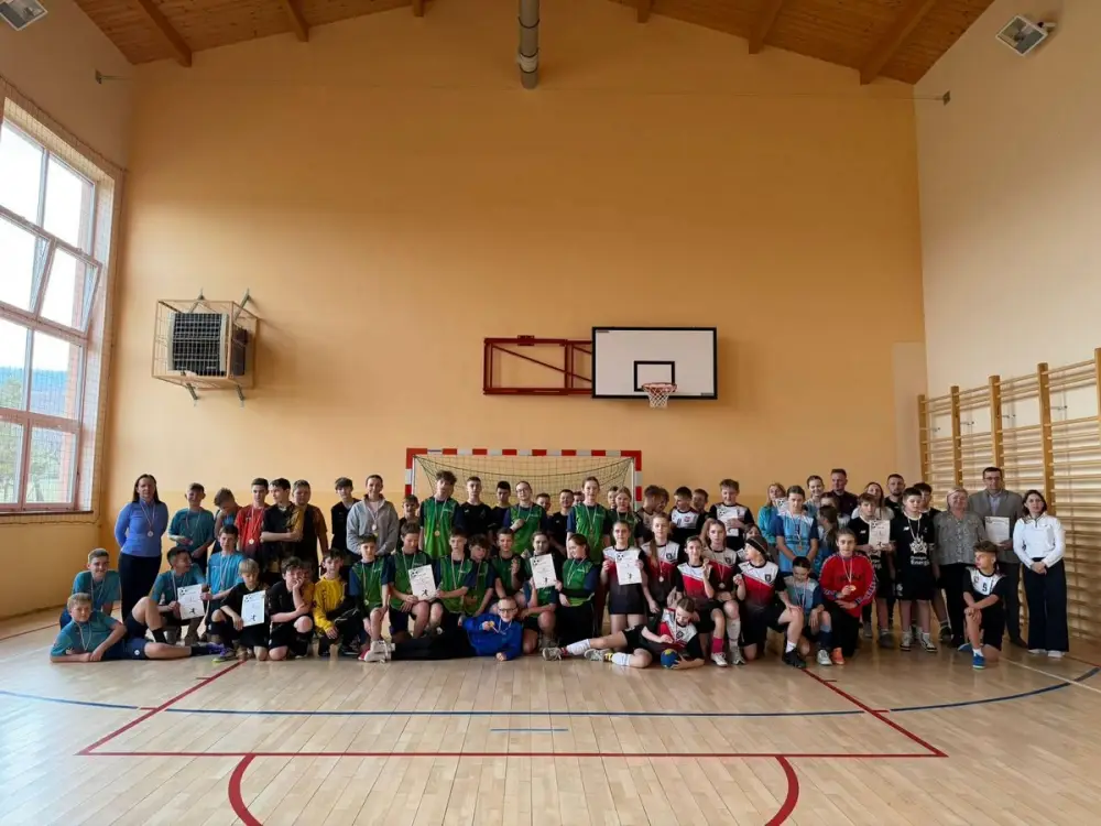 Fair play i wielkie zaangażowanie. Turniej mini piłki ręcznej w Żbikowicach