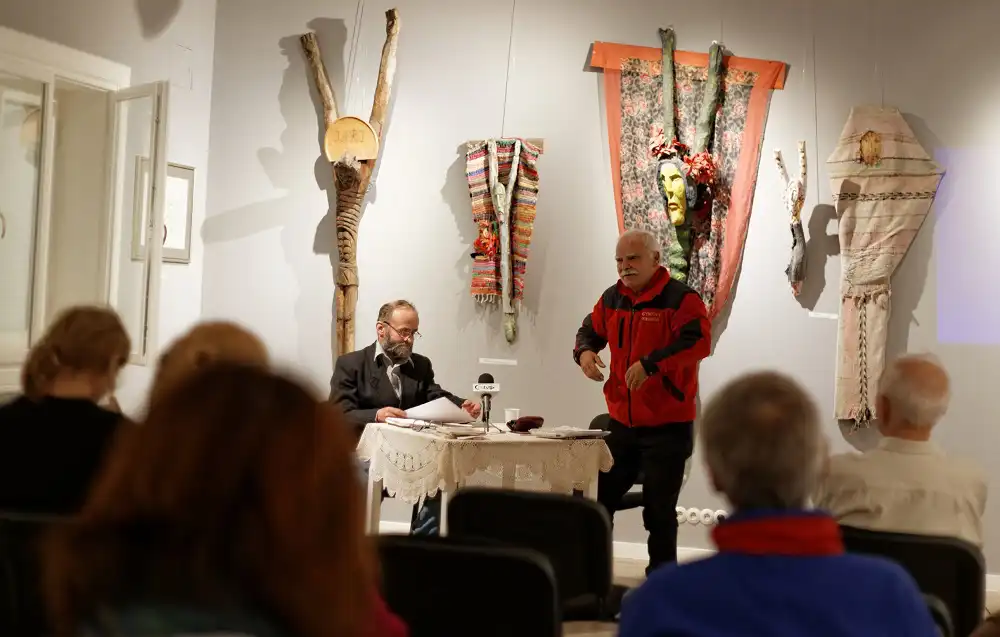 Poetyckie spotkanie z Julianem Klamerusem w Muzeum Nikifora