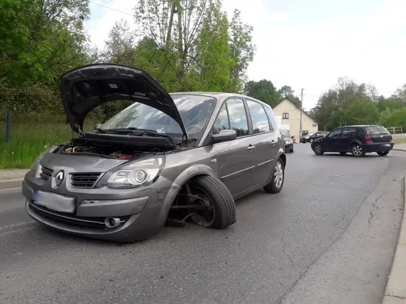 Wypadek w Łazach Biegonickich. Jedna osoba poszkodowana