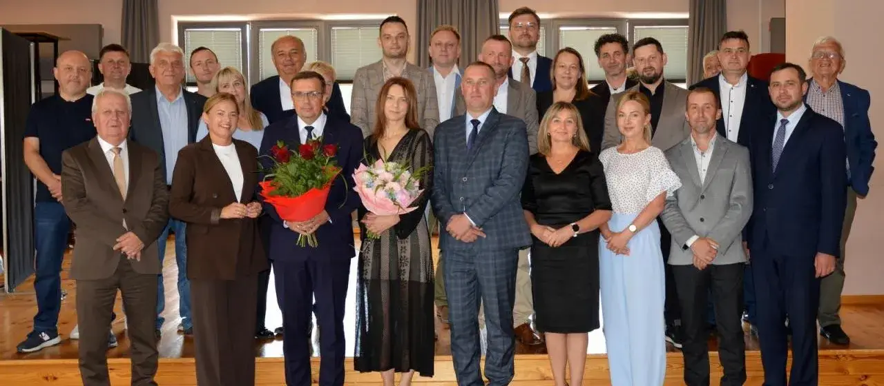 Jednogłośna decyzja radnych. Wójt Gminy Łososina Dolna z absolutorium i wotum zaufania