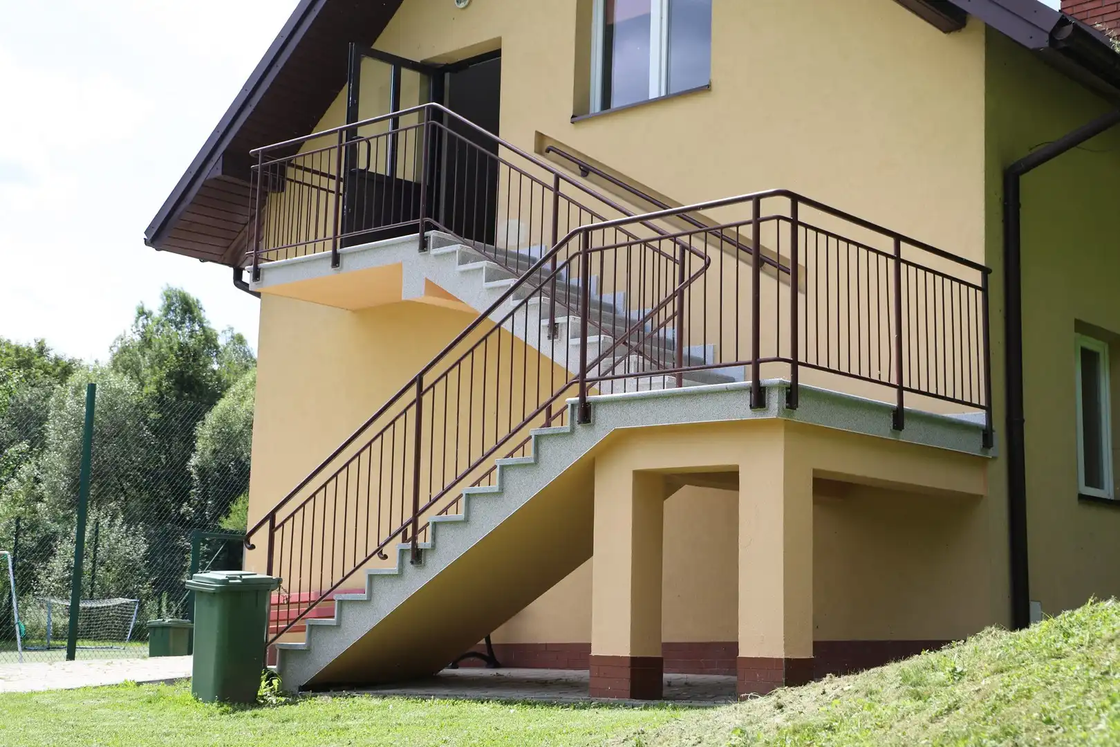 Sportowe zaplecza zyskały nowy blask. Zakończono modernizacje w Siekierczynie i Rupniowie