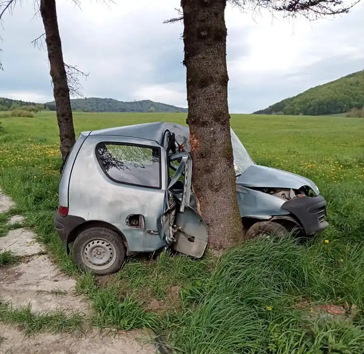 Wypadek w Hańczowej. Kierowca z obrażeniami ciała trafił do szpitala