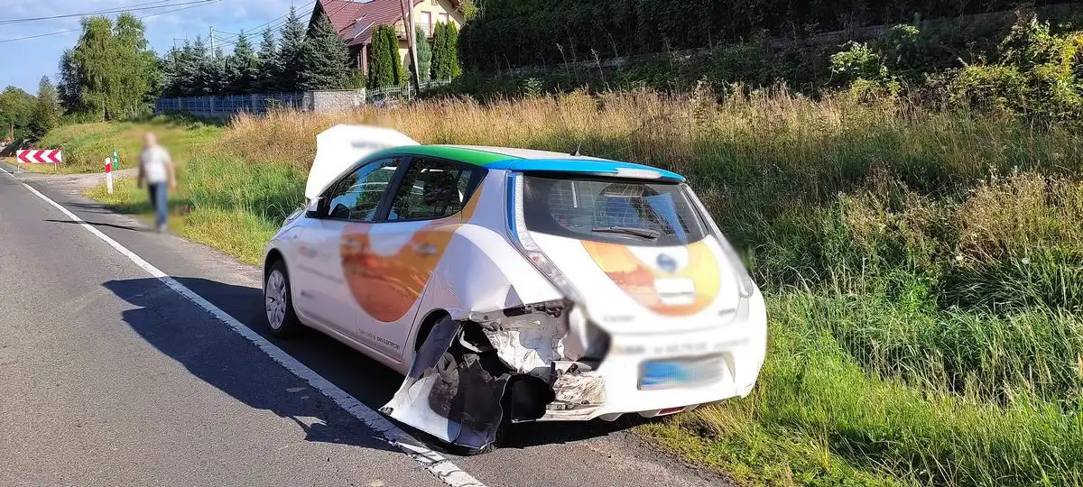 Kolizja we Frycowej. Jedna osoba z obrażeniami trafiła do szpitala