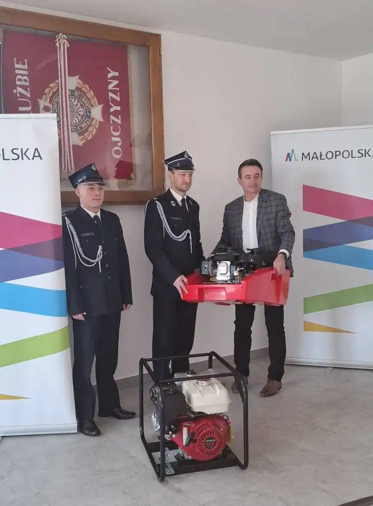 Strażacy z OSP Jaworzna i OSP Ujanowice z nowym wsparciem