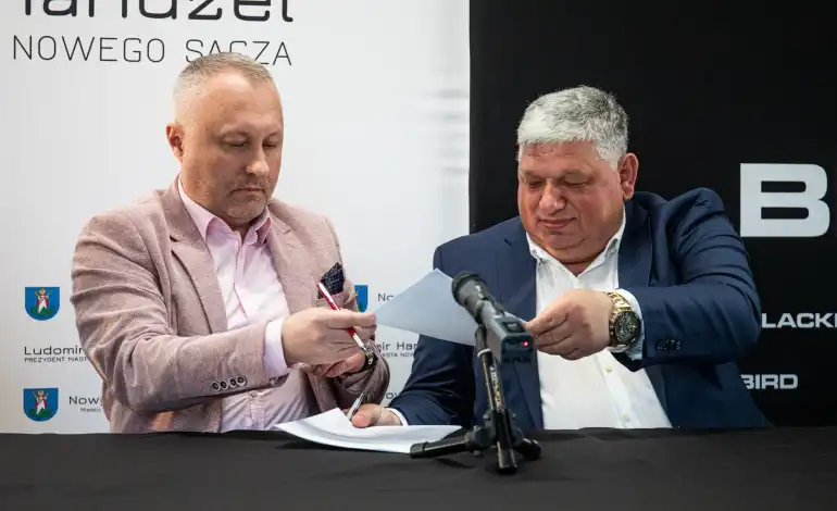 A jednak w Nowym Sączu wybudują Stadion miejski na 8111 miejsc. Aneks do umowy podpisany