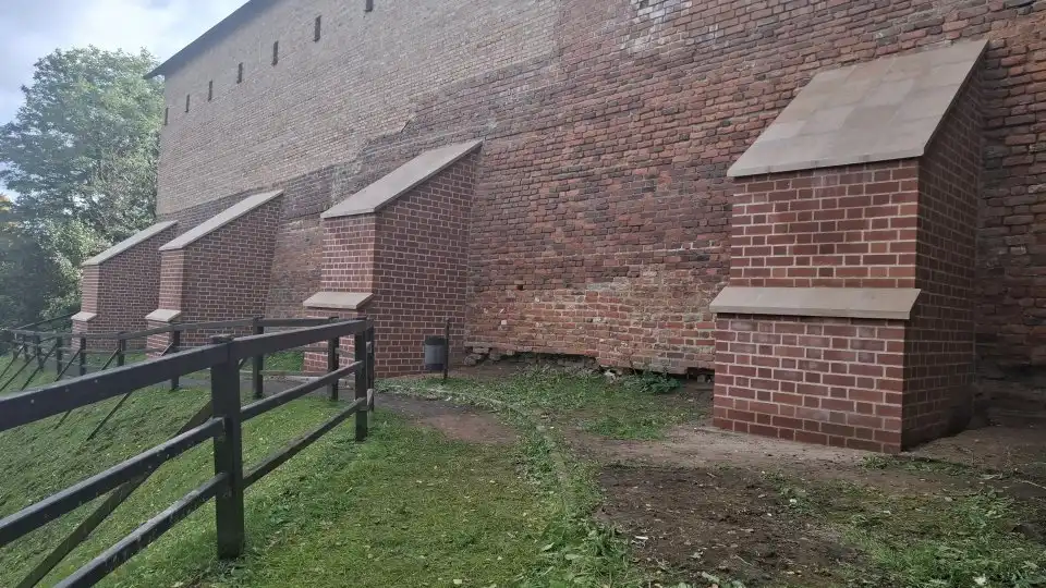 Biecz stawia na historię. Zakończono renowację murów obronnych