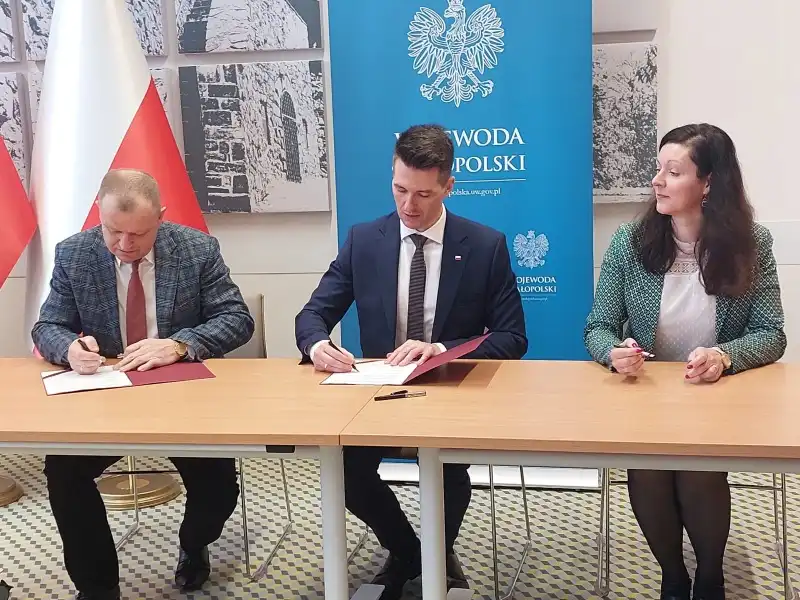 Gmina Korzenna: Będzie remont trzech dróg. Umowy podpisane