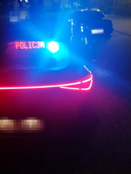 Kierowanie bez uprawnień, jazda z promilami, niebezpieczne manewry na jezdni - policjanci sądeckiej drogówki o wynikach sobotnich działań kontrolnych