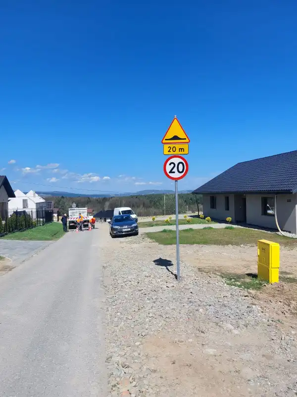 Stary Sącz stawia na bezpieczeństwo. Nowe progi na drogach