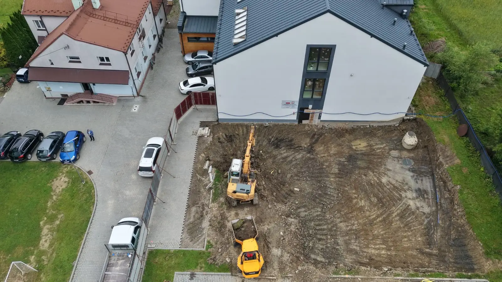 Nowe sale lekcyjne i przedszkole. Ruszyła rozbudowa szkoły w Łęce