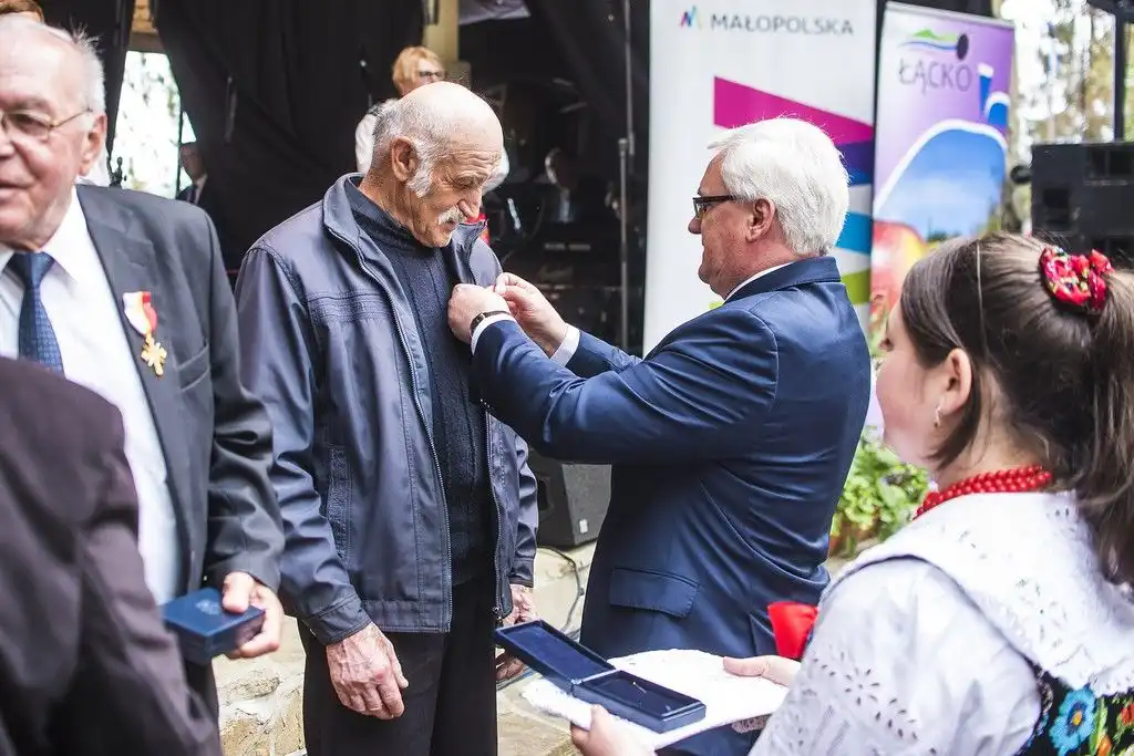 Niedzielne obchody Święta Kwitnącej Jabłoni w Łącku