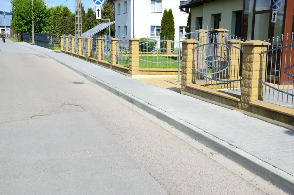 Nowy chodnik w Świniarsku. Bezpieczniej i wygodniej dla mieszkańców