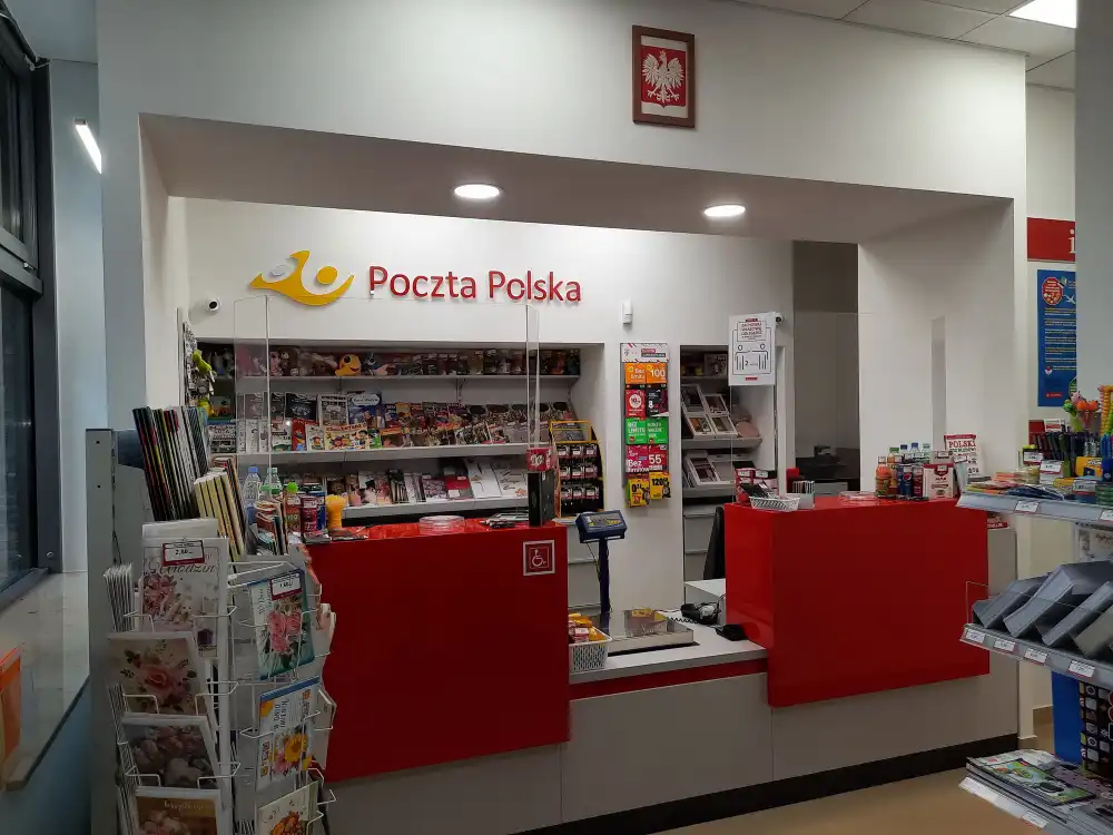W budynku Centrum Kultury i Promocji Gminy w Łososinie Dolnej otwarto nowoczesną placówkę pocztową