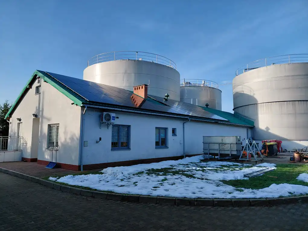 Oczyszczalnia ścieków w Podrzeczu z nową instalacją fotowoltaiczną