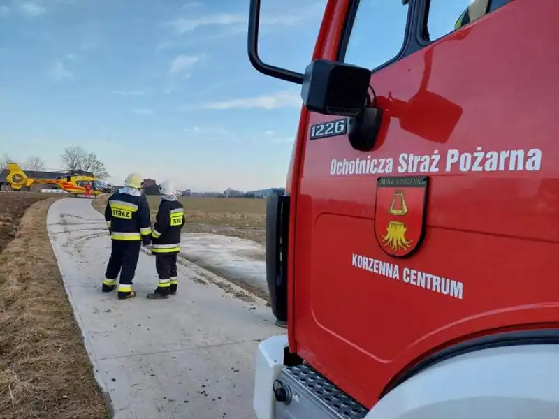 Wypadek w Korzennej. Na miejsce wezwano śmigłowiec LPR