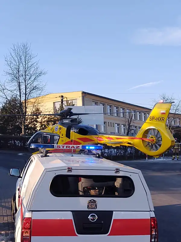 Grybów: Mężczyzna został wciągnięty do maszyny drogowej