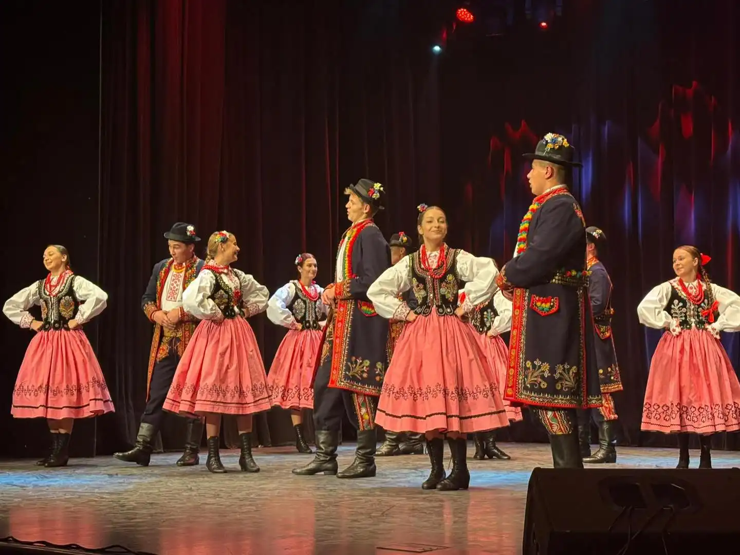 Sądeczoki na scenie w Biłgoraju. Barwne spotkanie kultur