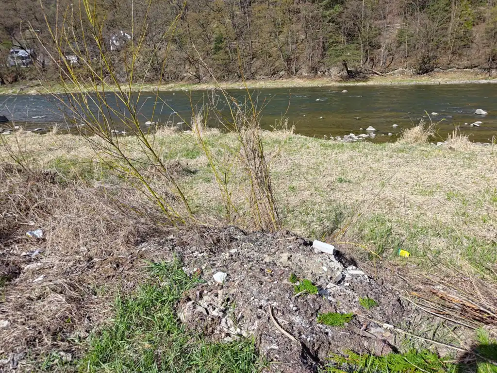 Nie wyrzucaj śmieci nad Poprad! Gmina Rytro apeluje do mieszkańców