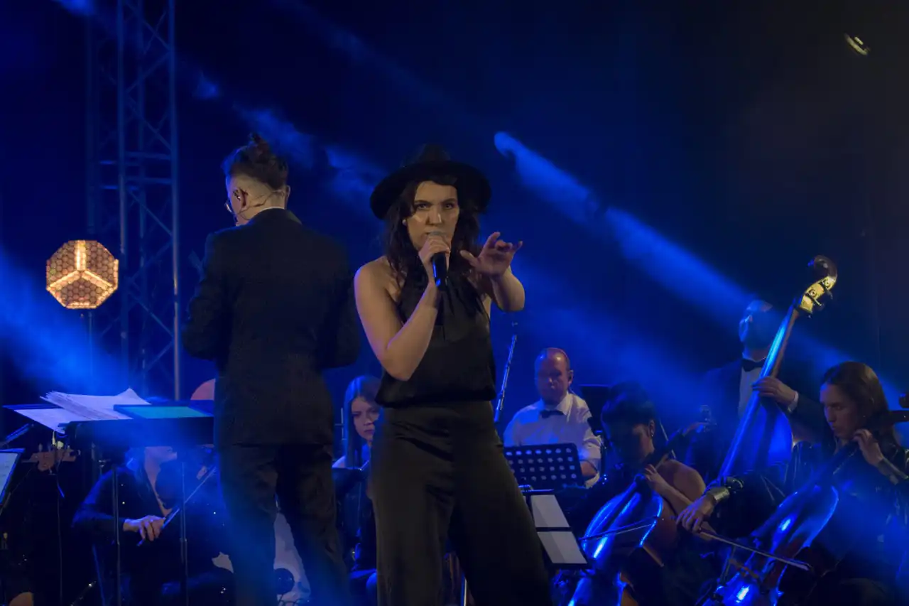 Sinfonia Carpathia porwała Korzenną. Niezapomniany koncert pełen braw i emocji