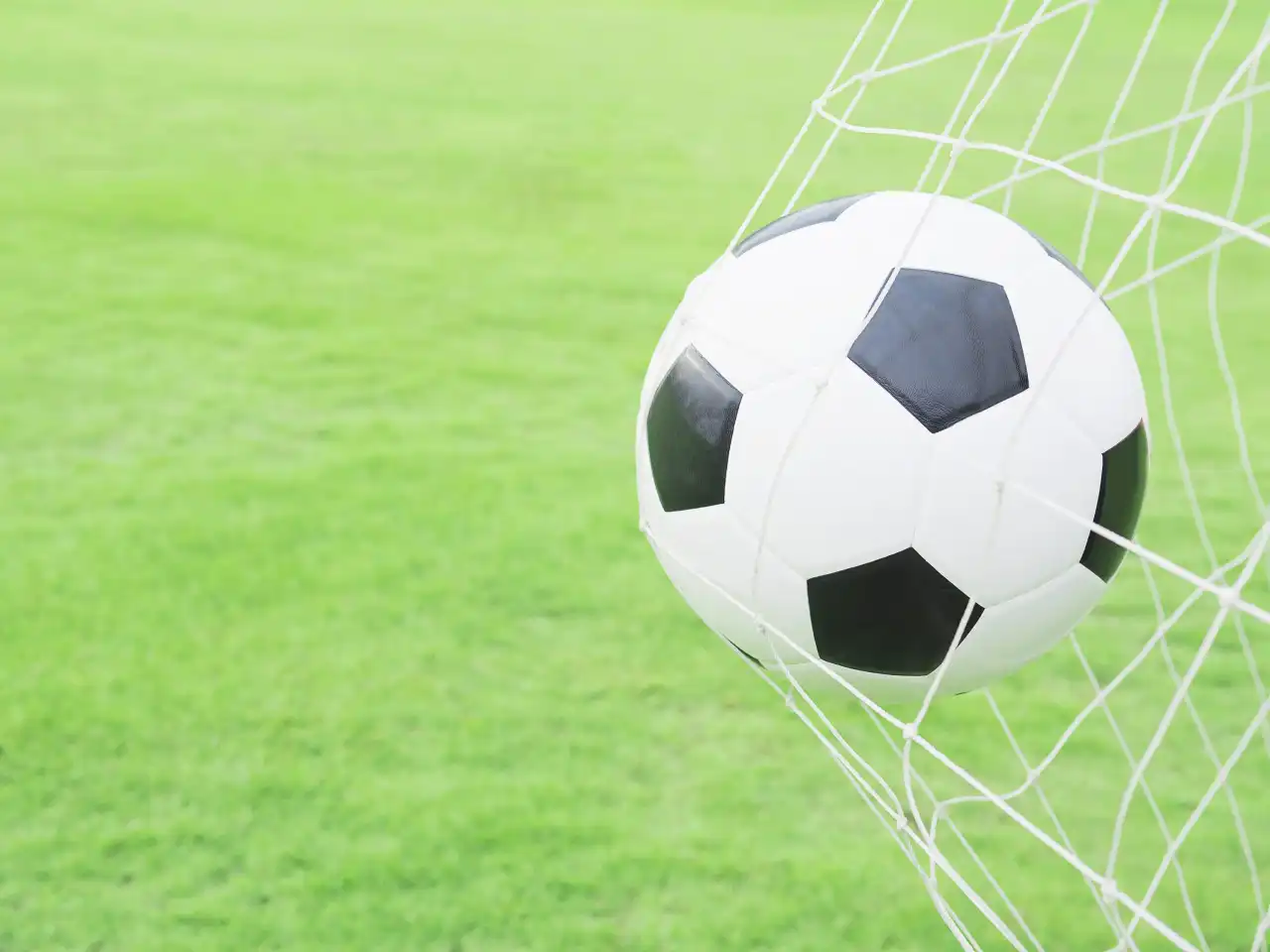 Siedem ofert na budowę i modernizację obiektów sportowych w Korzennej