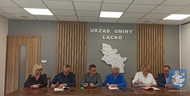 Coraz więcej kilometrów sieci kanalizacji sanitarnej w Gminie Łącko. Tym razem budowa II etapu w Maszkowicach