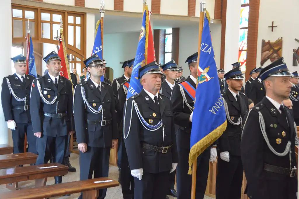 W kościele parafialnym w Świniarsku poświęcono i nadano sztandar OSP Podrzecze