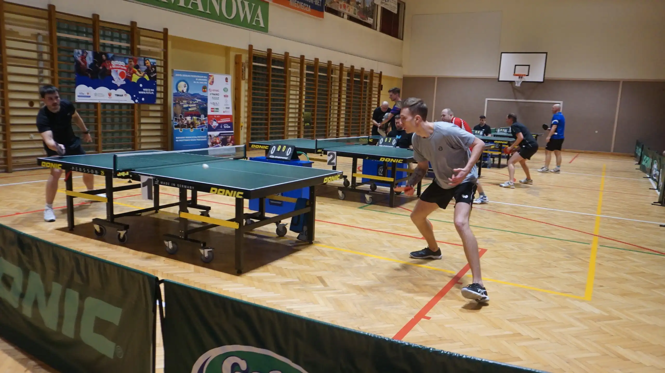 Limanowa 2024. Mistrzowie tenisa stołowego rywalizowali o Puchar Starosty